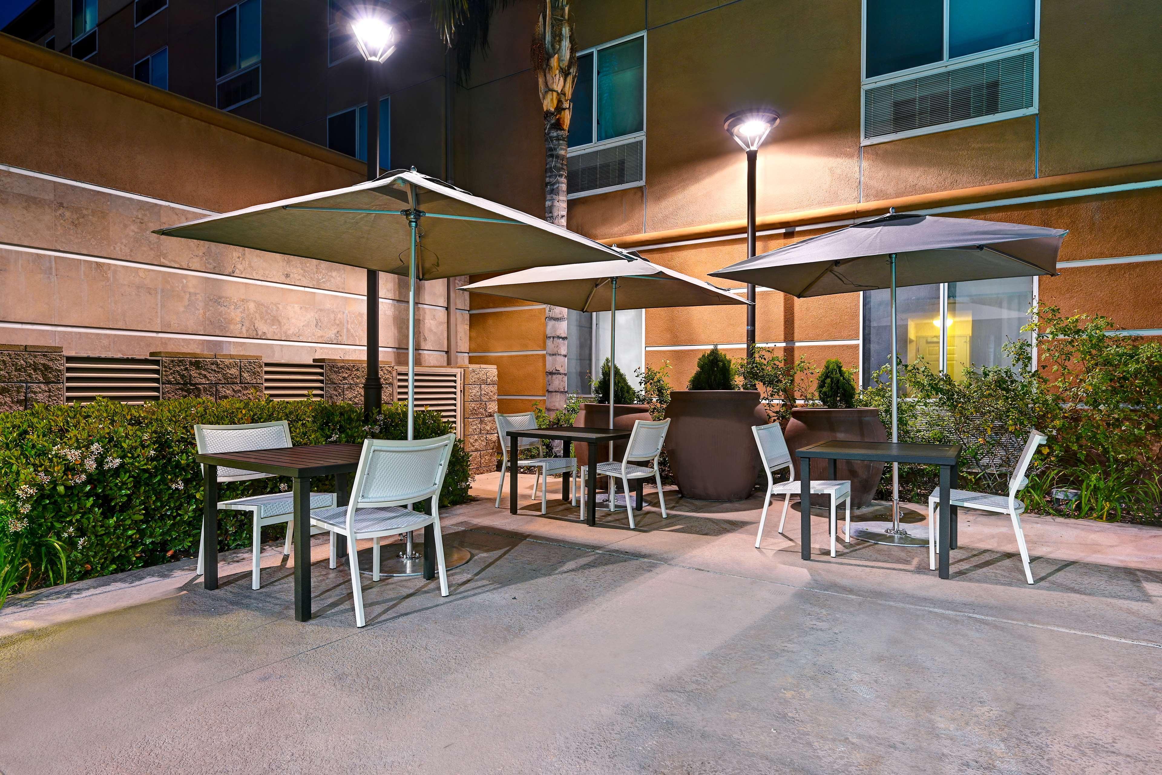 Hilton Garden Inn San Bernardino Exterior foto