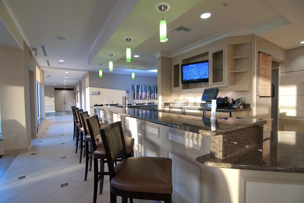 Hilton Garden Inn San Bernardino Restaurant foto